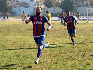 Salihli Belediyespor Gol Kralını Renklerine Bağladı