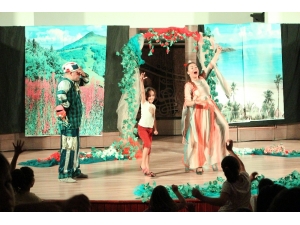 Çocuklardan Tiyatro Keyfi