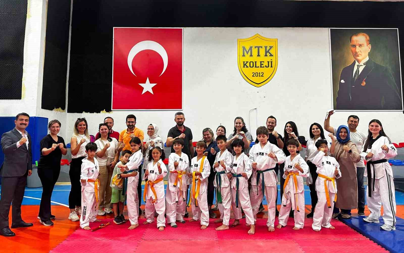 mtk-koleji-nde-tekvando-kusak-terfi-sinavi