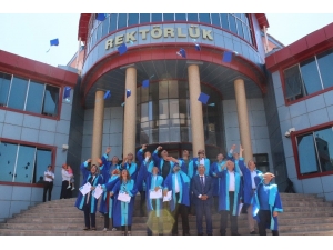 Van Yyü Mezunları Bir Araya Geldi