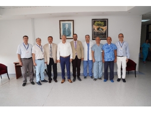 Ege Üniversitesinden Tıp Tarihine Geçecek Robotik İzsiz Tiroid Ameliyatı