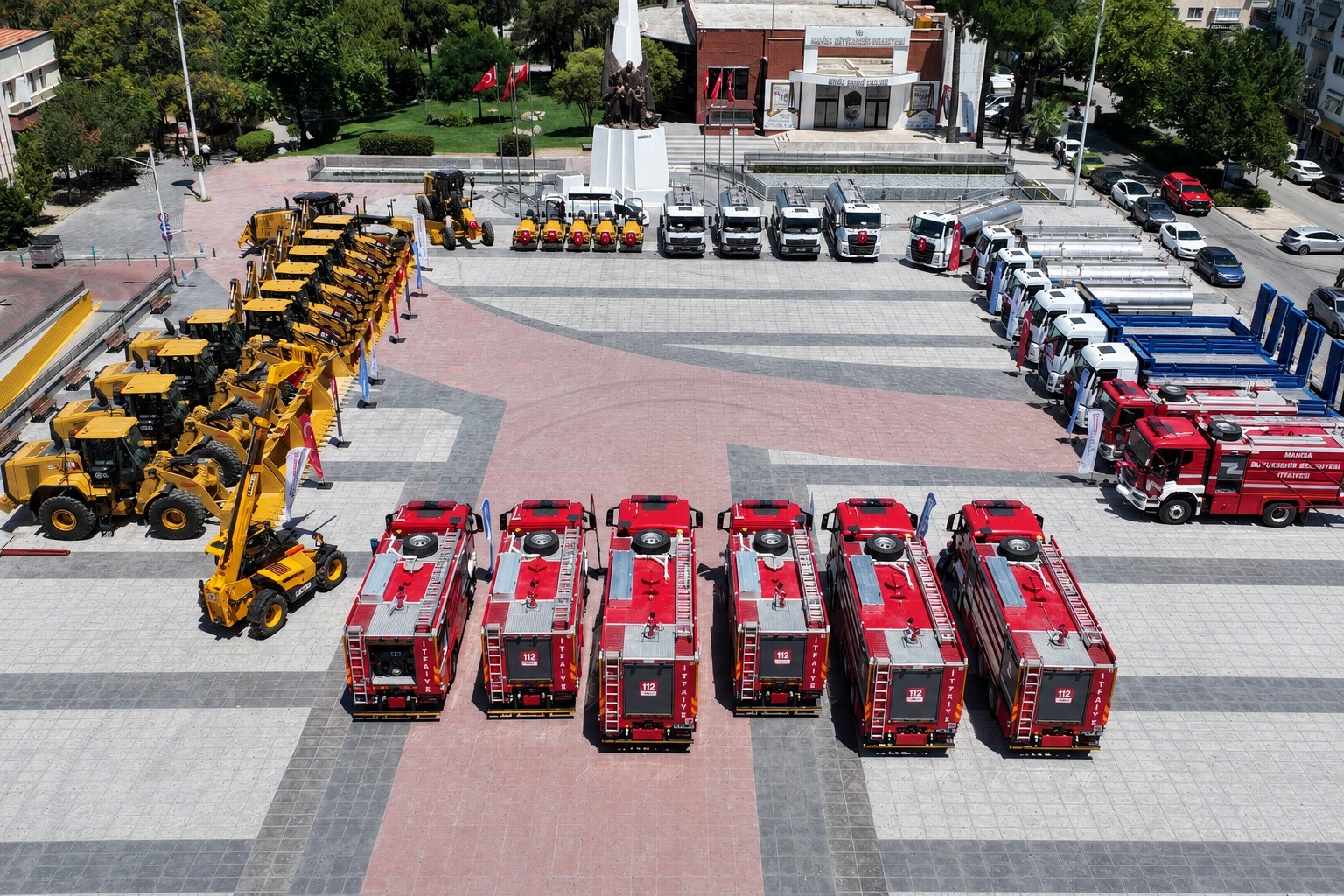manisa-buyuksehir-filosunu-37-yeni-aracla-buyuttu