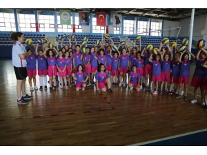 Odunpazarı Belediyesi Voleybol Yaz Okuluna Büyük İlgi