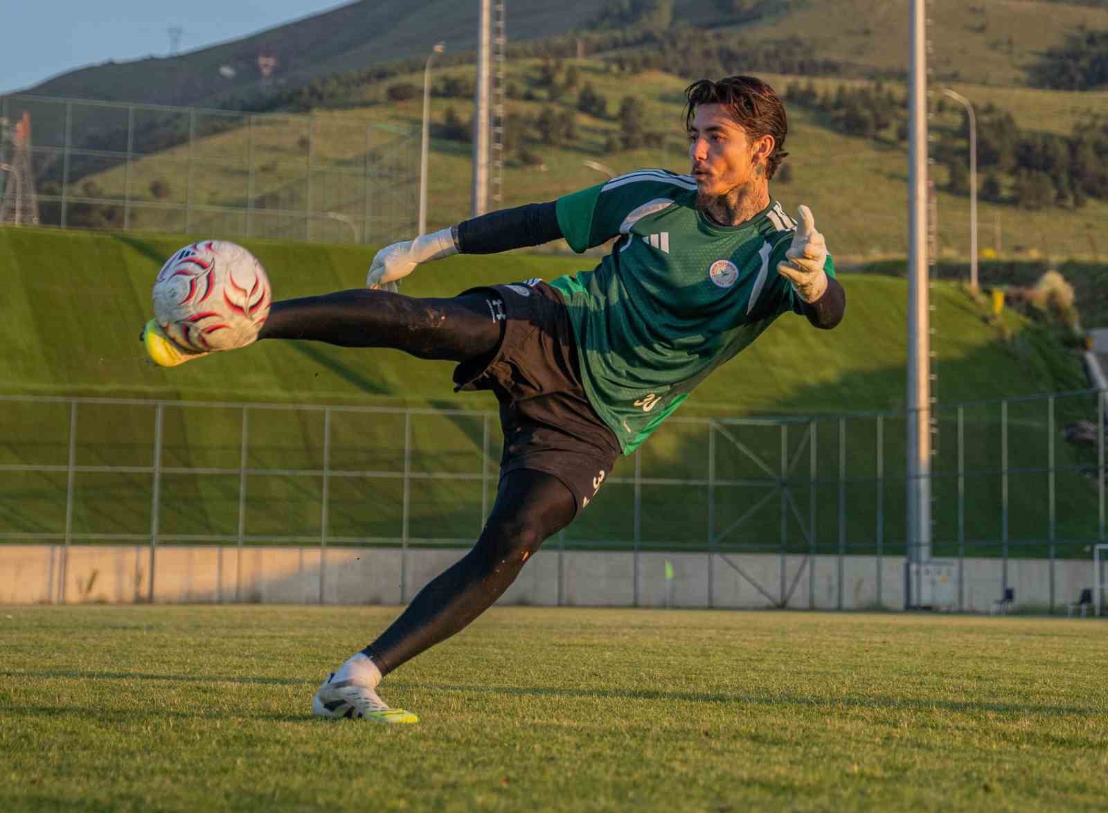 caykur-rizespor-un-erzurum-kampindaki-hazirlik-maclari-netlesti