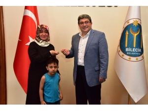 Sultaneli Osmanlı Sokağı’ndaki Dükkanların Anahtarlarını Teslim Edildi