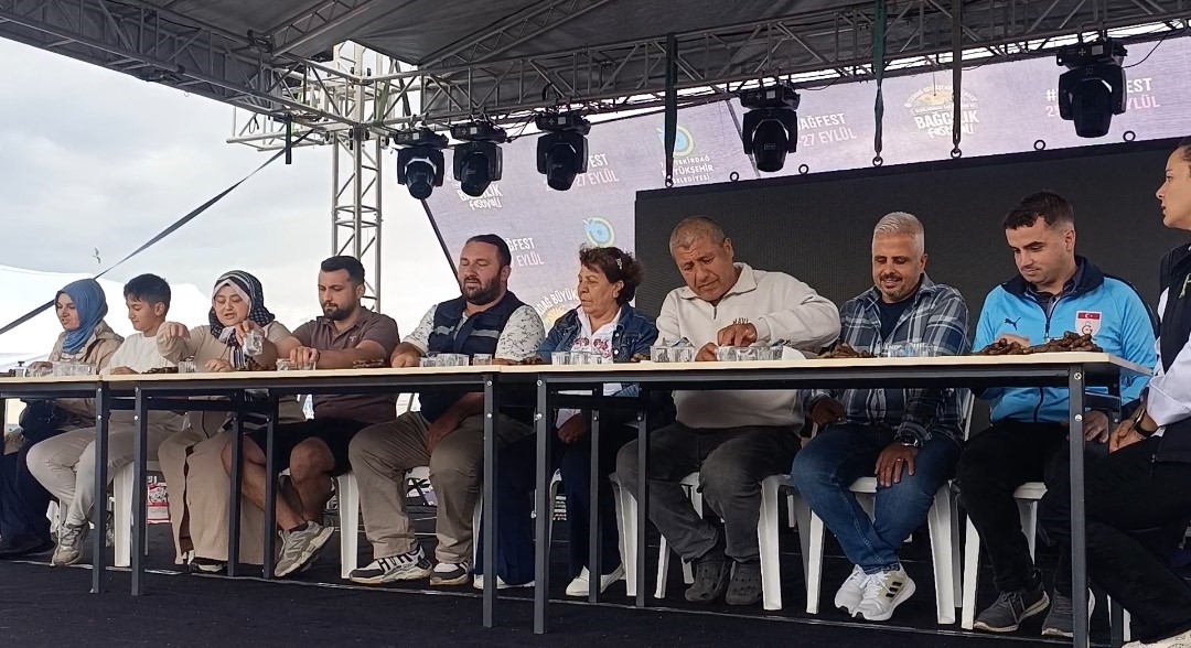 tekirdag-da-kofteyi-en-hizli-yiyen-altini-kapti