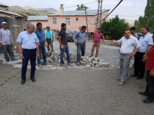 Kağızman’da Köy İçi Yolları Parke Oluyor