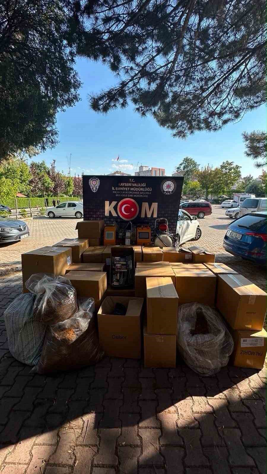 kayseri-de-270-bin-makaron-ele-gecirildi-1-gozalti
