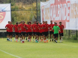 Ertuğrul Sağlam: “Herkesin Parmakla Gösterdiği Bir Takım Haline Geleceğiz”
