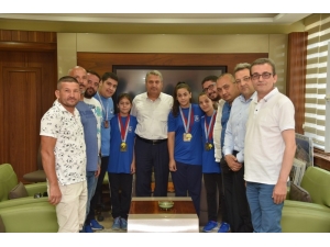 Başkan Çerçi Balkan Şampiyonlarını Ağırladı