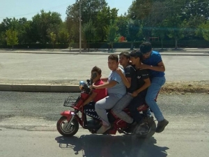 2 Kişilik Motora 5 Kişi Bindiler