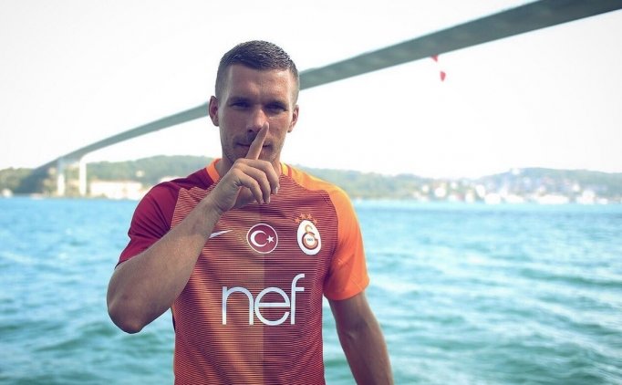 Lukas Podolski: "galatasaray'ı Ve Taraftarı Çok Özledim"