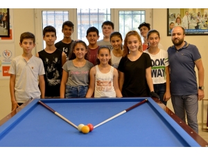 Çukurhisarlı Çocuklar Bilardo Öğreniyor