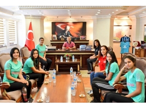 Tuncelili Raftingciler İtalya’da Türkiye’yi Temsil Edecek