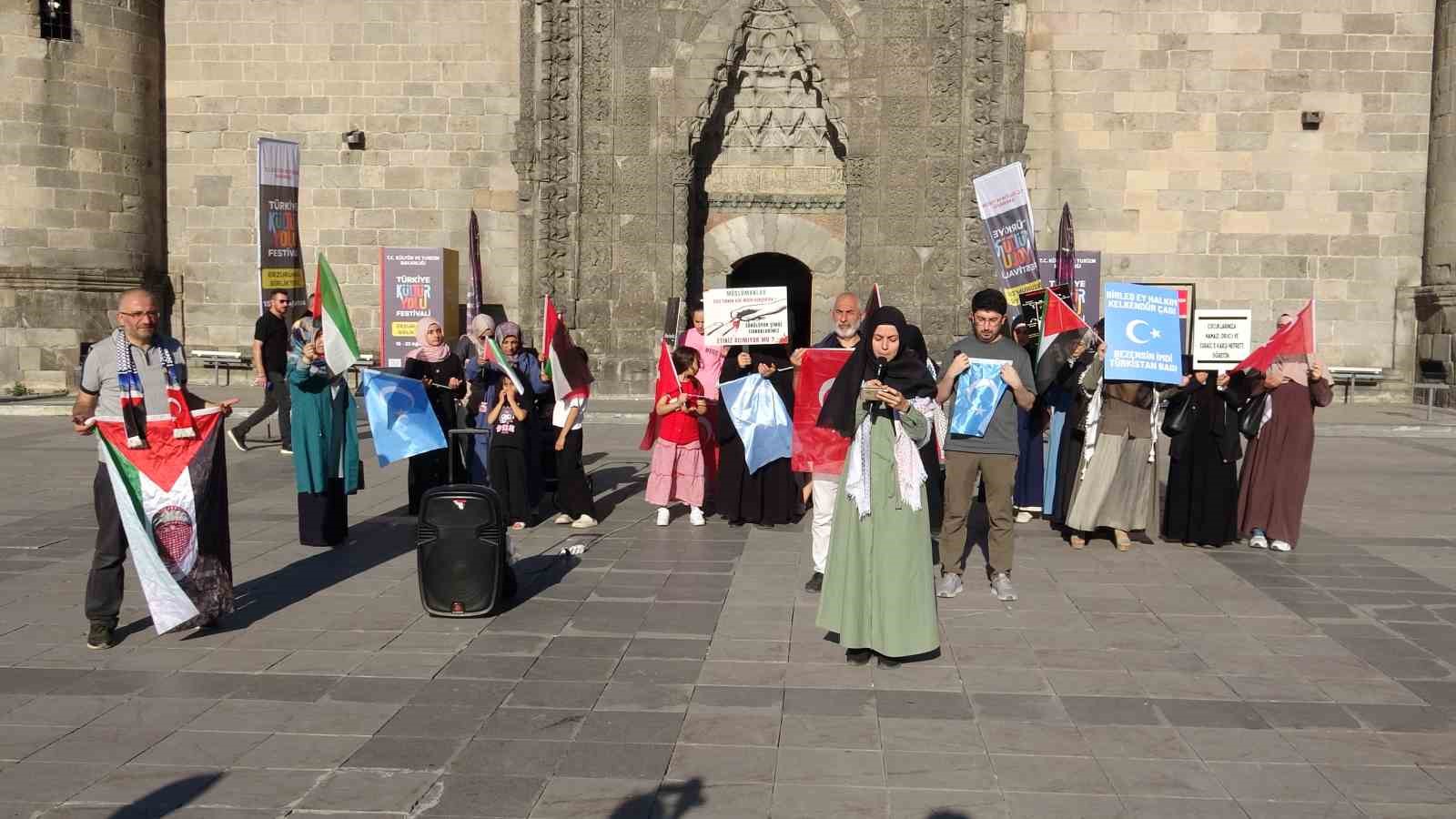 erzurum-da-saglik-calisanlari-gazze-icin-yurudu