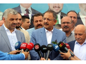 Önceki Dönem Çevre Ve Şehircilik Bakanı Özhaseki Memleketinde Törenle Karşılandı