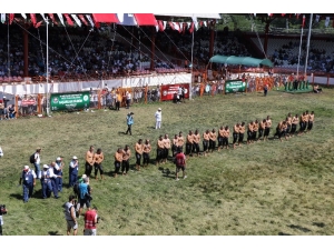 Er Meydanı’nda Başpehlivanlık İkinci Tur Güreşleri Sona Erdi