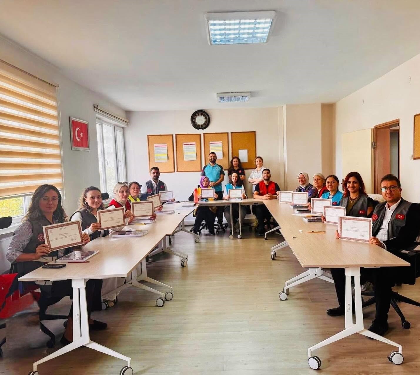 canakkale-de-hastane-afet-ve-acil-durum-plani-egitimi-duzenlendi