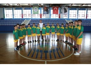 Odunpazarı’nda Basketbolcular Yetişiyor