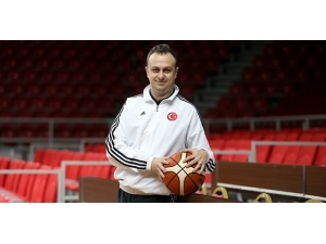 Elazığ’da Kadın Basketbol Takımının Başına Hakan Acer Getirildi