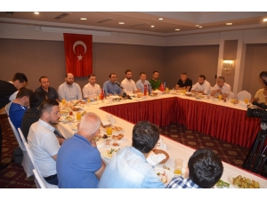 Abiş Hopikoğlu: "Bizi Korsan Taksi Noktasına Getiriyorlar"