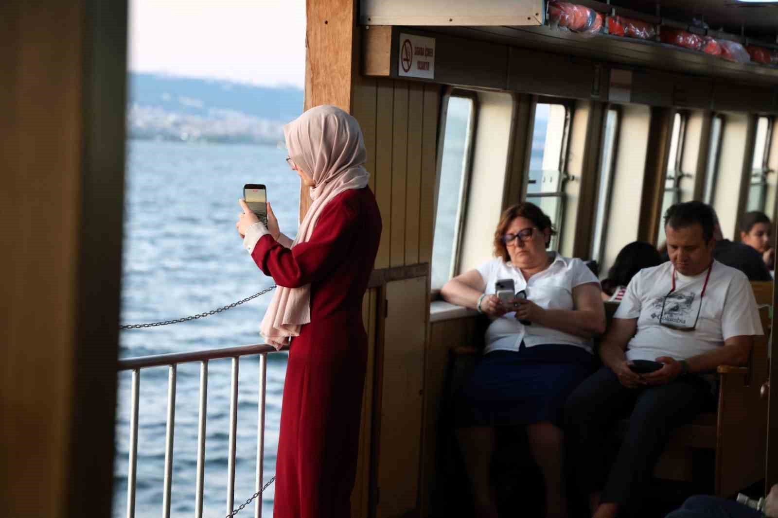 izmit-korfezi-nde-vapur-keyfi