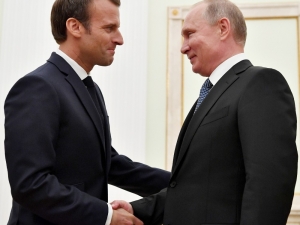 Macron’ Putin’i Dünya Kupasına Ev Sahipliği Yaptıkları İçin Tebrik Etti