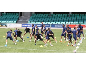 Fenerbahçe Günü Çift Antrenmanla Tamamladı