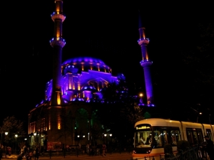 Eskişehir’deki Camilerde 15 Temmuz Dolayısıyla Sela Okutuldu