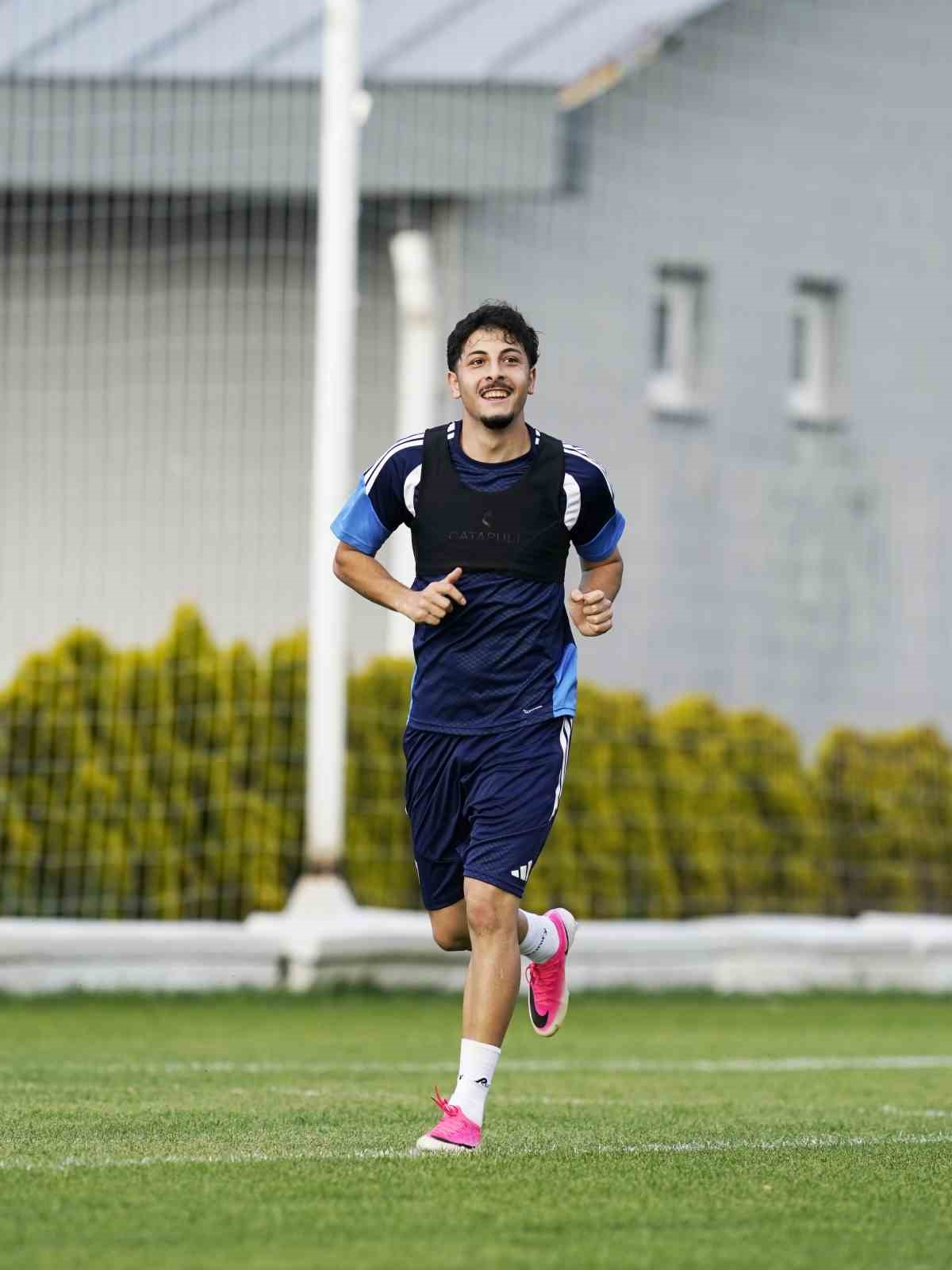 kayserispor-dan-20-futbolcu-ayrildi
