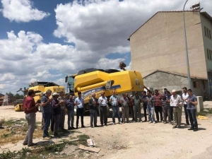 Aslanapa Ovası’nda Hububat Hasadı Dualarla Başladı