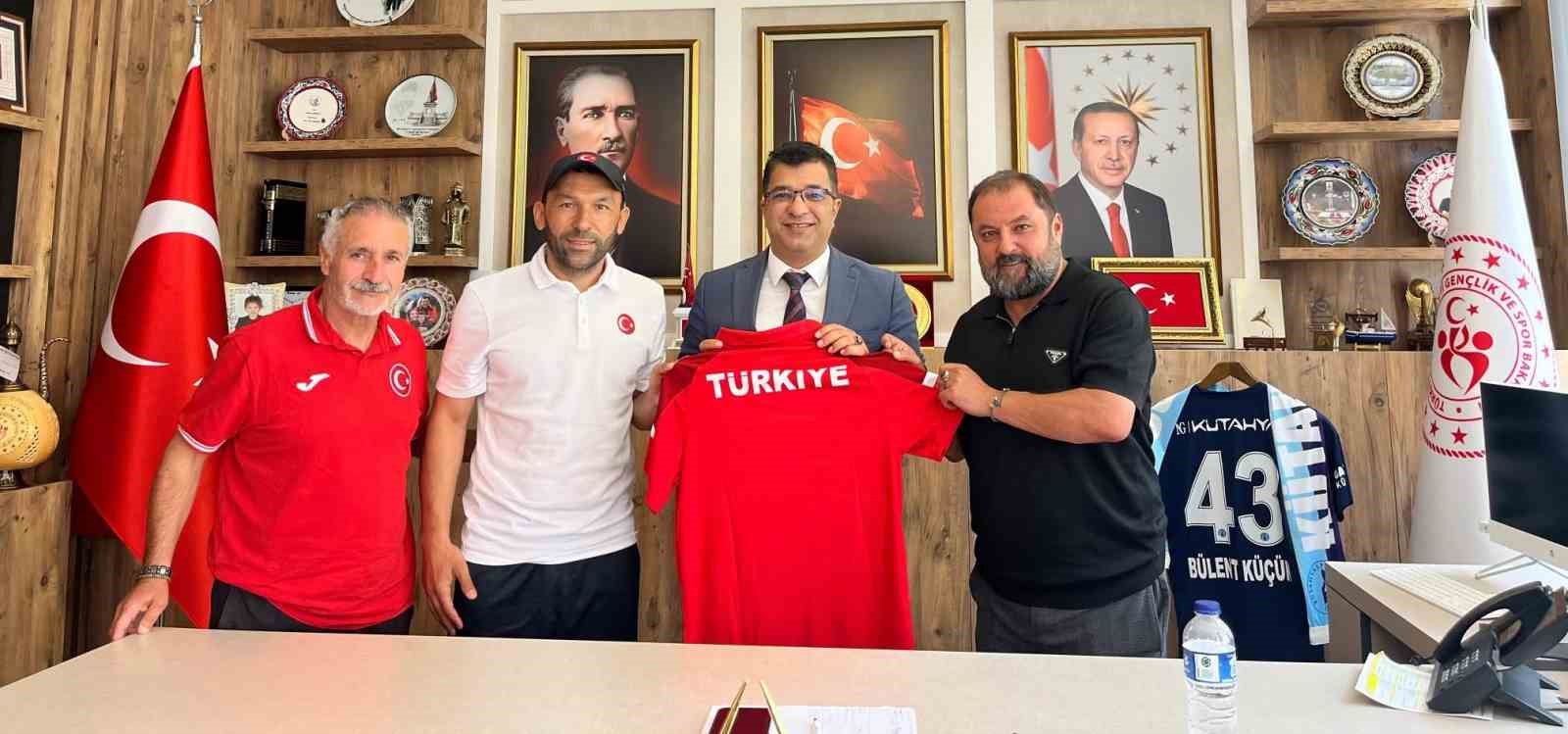 isitme-engelliler-genc-futsal-milli-takimi-avrupa-mesaisi-icin-kutahya-da