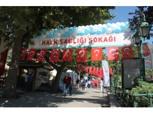Bu Sokak Başka Sokak