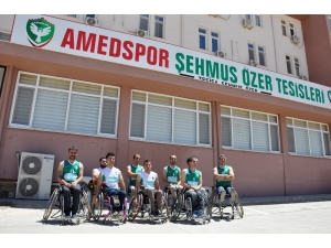 Engelli Sporcular Takımlarının Kapatılmasına Tepki Gösterdi
