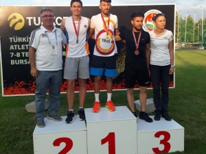 Genç Milli Atletten Büyük Başarı