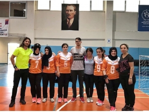 Muratpaşa’nın Desteğiyle Şampiyonluğa Yürüyorlar.