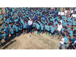 7 Bin Çocuk Ücretsiz Futbol Eğitimi Alacak