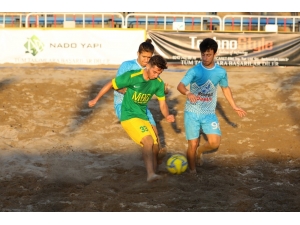 Plajda Futbol Rüzgarı