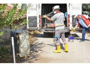 Çöp Konteynırları Dezenfekte Ediliyor