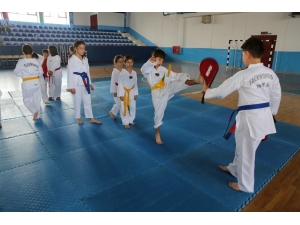 Odunpazarı Belediyesi Tekvando Yaz Okulu’na Çocuklar Yoğun İlgi Gösterdi