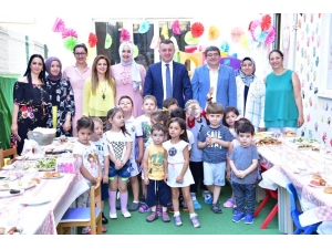 Vali Ve Belediye Başkanından Miniklere Ziyaret