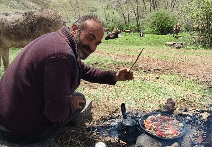 yildirim-isabet-eden-coban-hayatini-kaybetti