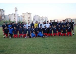 Karaköprü Belediyespor Sahaya İndi