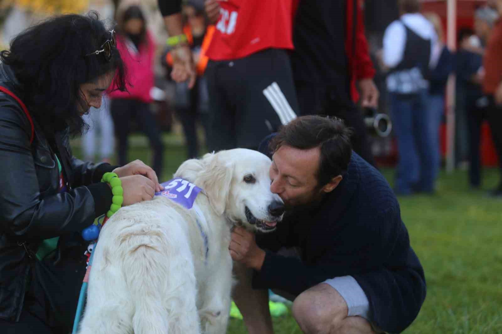 eker-i-run-da-bu-kez-patili-dostlar-kostu
