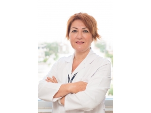 Yazın Aşırı Makyaj Cilt Sorunlarına Yol Açabilir