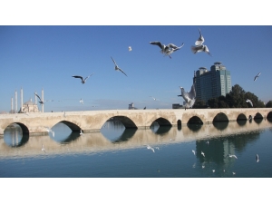 Adana’nın Tarihi Mekanları Büyülüyor
