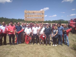 Dumlupınar’da 15 Temmuz Hatıra Ormanına 251 Fidan Dikildi