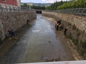 Körfez’de Dereler Temizleniyor