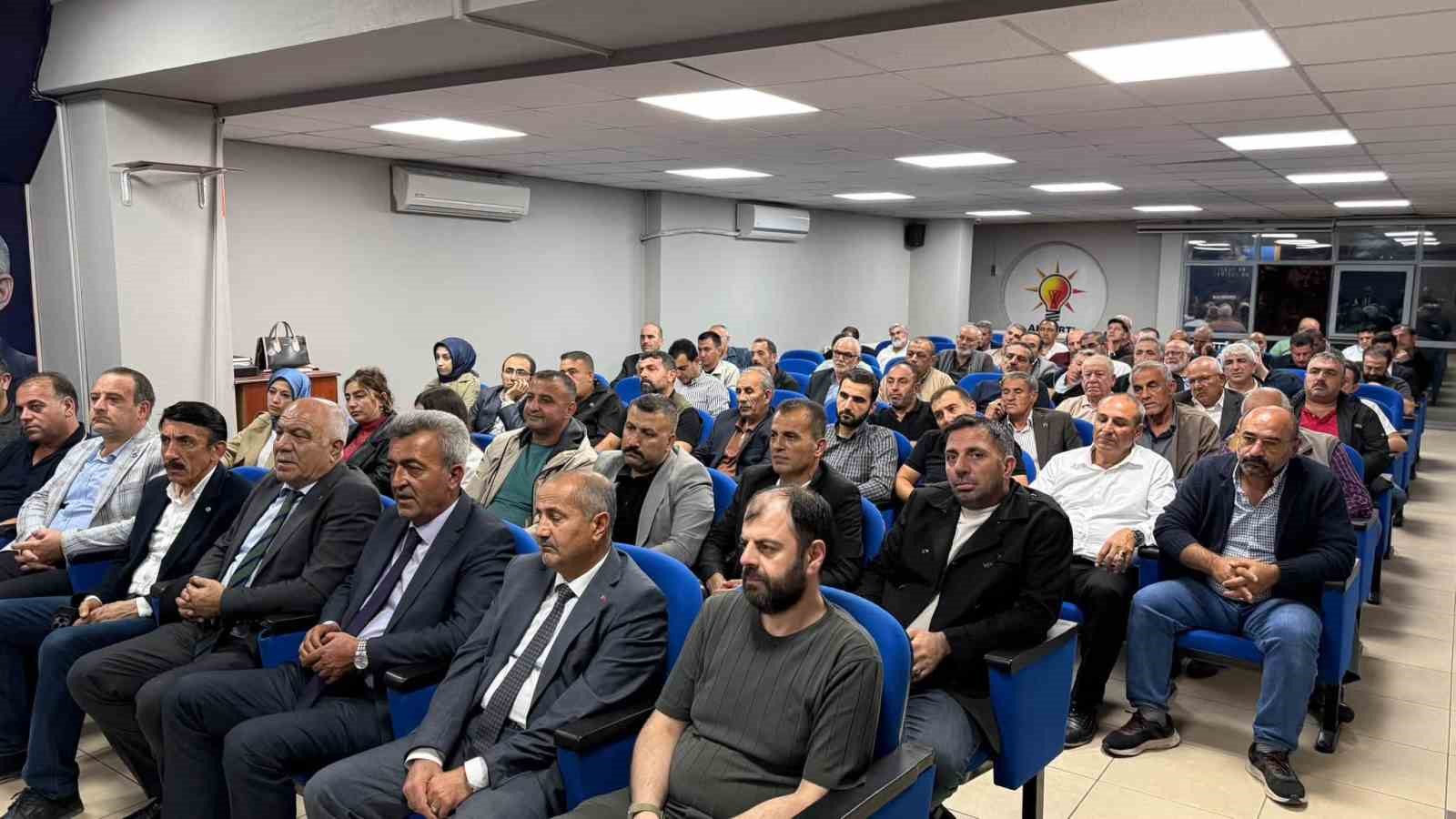 ak-parti-erzincan-merkez-ilce-baskanliginda-haftalik-toplanti-yapildi
