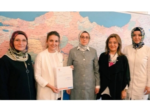 Esra Zeytin Sürücüoğlu, Ak Parti Kütahya İl Kadın Kolları Başkan Vekili Oldu